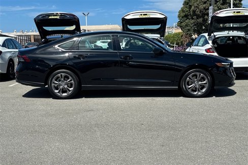 Used 2023 Honda Accord EX image 2