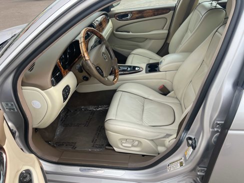 Used 2006 Jaguar XJ8 L image 18