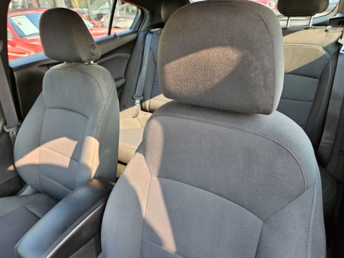Used 2019 Chevrolet Cruze LT w/ RS Package image 19