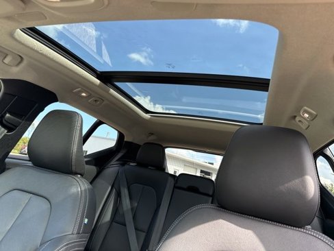 Certified 2025 Volvo XC40 B5 Plus image 20