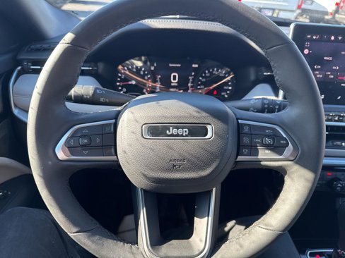 Used 2024 Jeep Compass Limited image 14