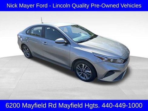 Used 2023 Kia Forte LXS image 3