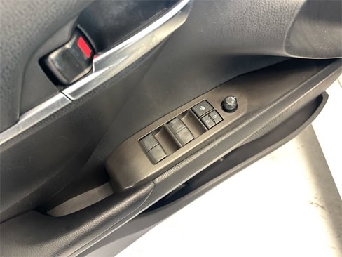 Used 2021 Toyota Camry SE image 19