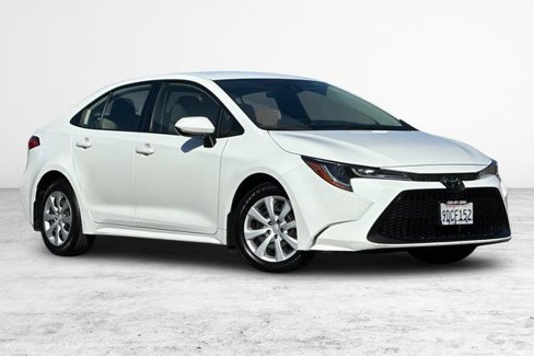 Used 2022 Toyota Corolla LE image 2