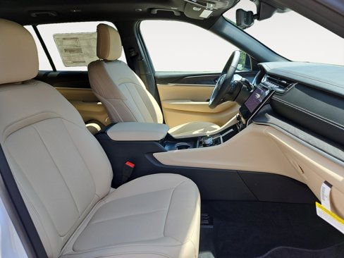 New 2025 Jeep Grand Cherokee L Limited w/ Luxury Tech Group II image 15