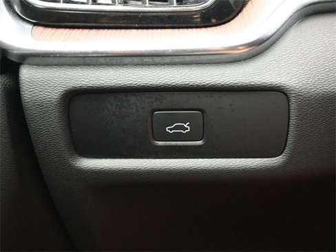 Used 2024 Volvo S60 B5 Plus image 28