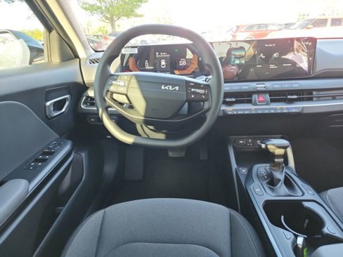 New 2025 Kia K4 LXS image 8