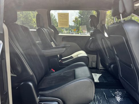 Used 2019 Dodge Grand Caravan SXT image 31