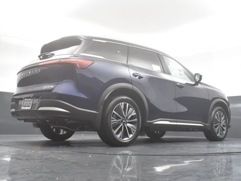 New 2026 INFINITI QX60 Luxe w/ Family Package image 33
