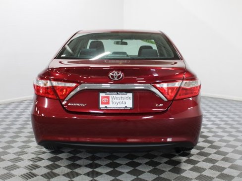 Used 2015 Toyota Camry LE image 5