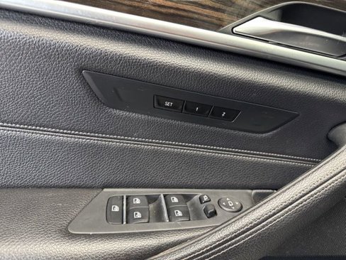 Used 2018 BMW 530e image 10