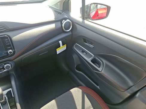New 2025 Nissan Versa SR w/ Trunk Package image 11