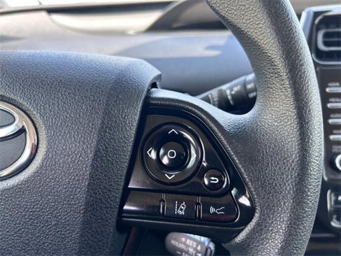 Used 2021 Toyota Prius L Eco image 11