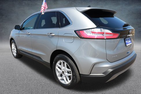 Used 2023 Ford Edge SEL image 4