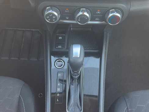 Used 2024 Nissan Kicks SV image 18