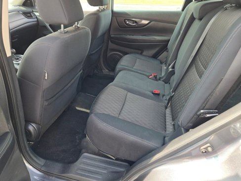 Used 2018 Nissan Rogue S image 17