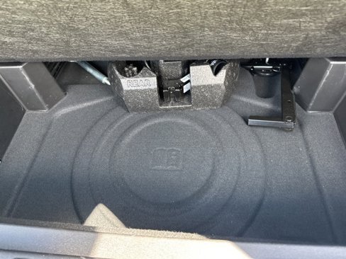 Used 2023 Chevrolet Equinox LT image 42