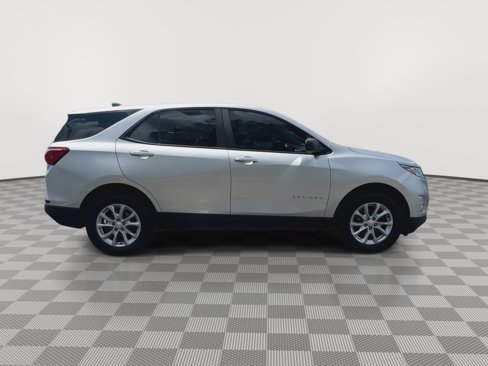 Used 2021 Chevrolet Equinox LS image 9