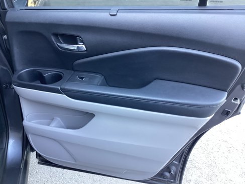 Used 2016 Honda Pilot Touring image 18