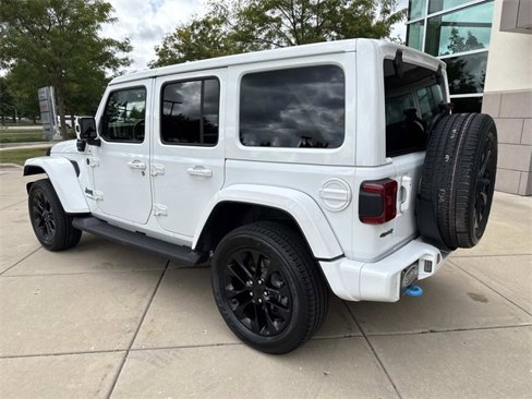 Used 2021 Jeep Wrangler Unlimited Sahara image 7
