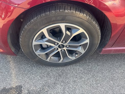 Used 2019 Chevrolet Sonic LT w/ Convenience Package image 5