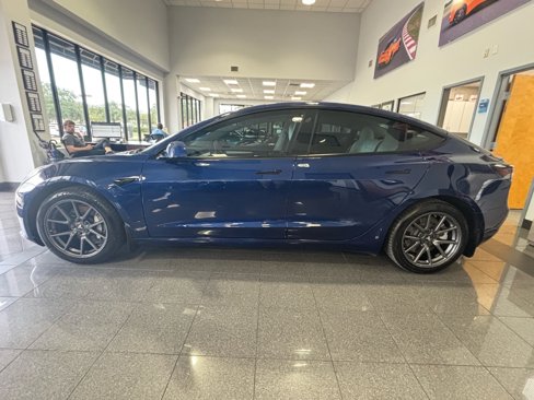 Used 2021 Tesla Model 3 Standard Range Plus image 2