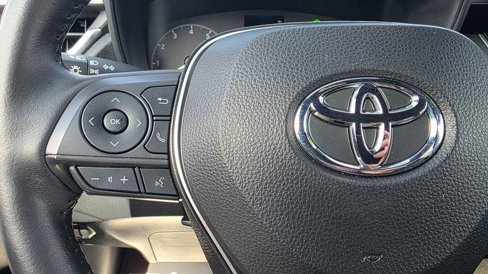Used 2023 Toyota Corolla Cross SE image 28