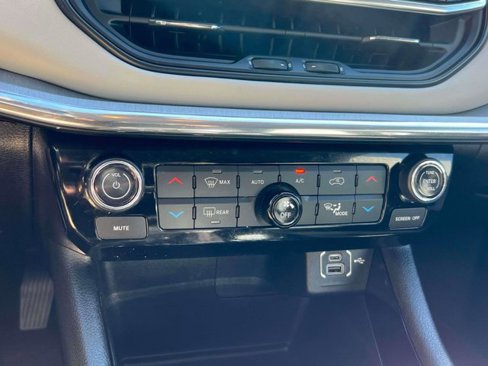 Certified 2022 Jeep Compass Limited w/ Elite Group image 27