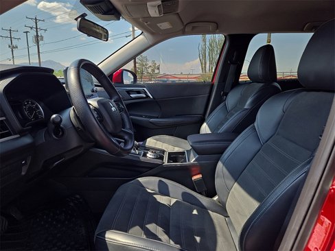 Used 2024 Mitsubishi Outlander SE image 22