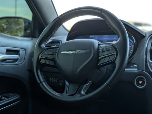 Used 2017 Chrysler 300 S image 13
