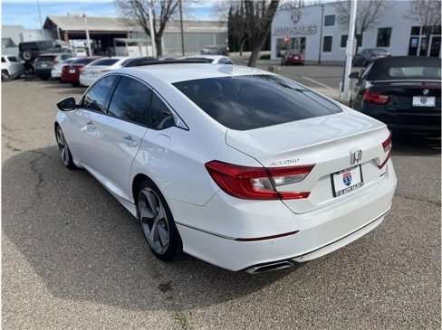 Used 2018 Honda Accord Touring image 6