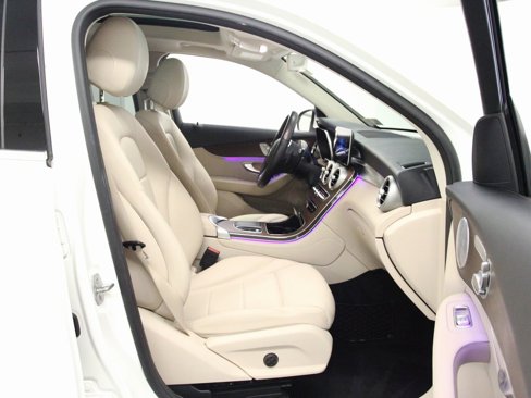 Used 2020 Mercedes-Benz GLC 300 4MATIC image 21