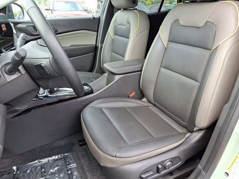 Certified 2025 Chevrolet Trax ACTIV w/ Driver Confidence Package image 13