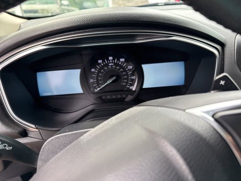 Used 2019 Ford Fusion SE w/ Equipment Group 151A image 6