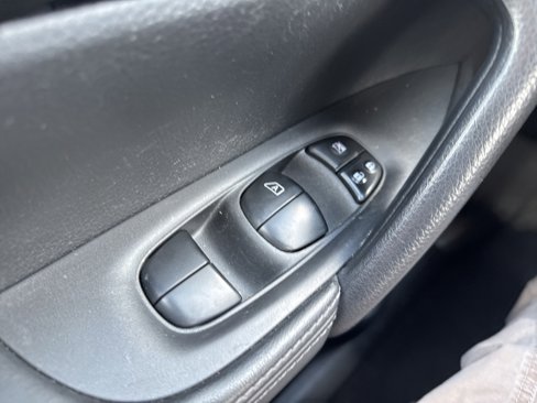 Used 2018 Nissan Rogue Sport SV w/ SV Technology Package image 19