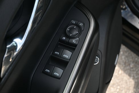 Used 2023 GMC Acadia SLT w/ Preferred Package image 35