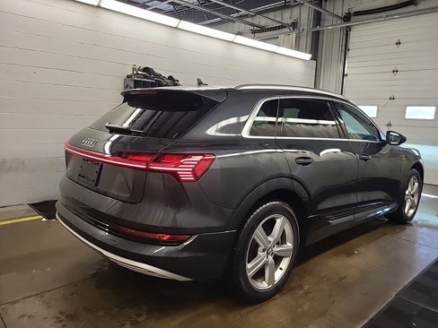 Used 2019 Audi e-tron Premium Plus image 2