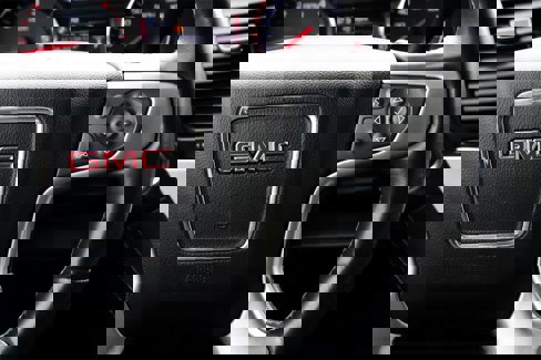 Used 2016 GMC Yukon SLT image 11