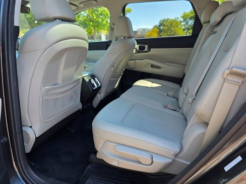 Used 2022 Kia Sorento S w/ Panoramic Sunroof Package image 30
