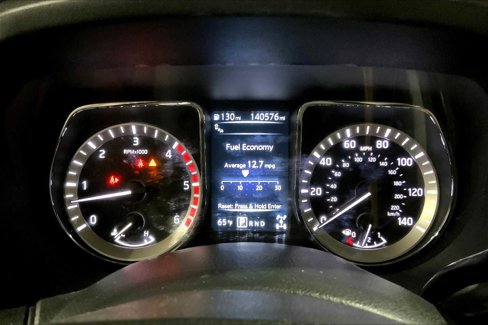 Used 2016 Nissan Titan SV image 25
