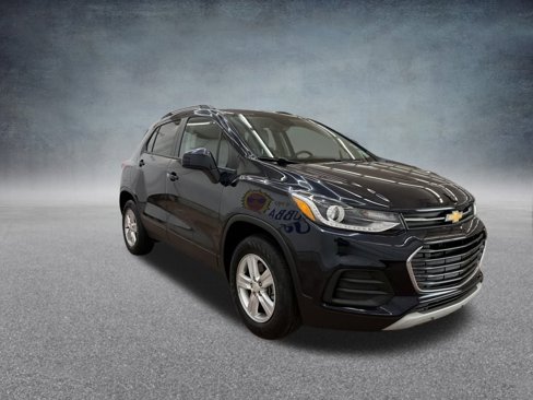 Used 2022 Chevrolet Trax LT w/ LT Convenience Package image 4