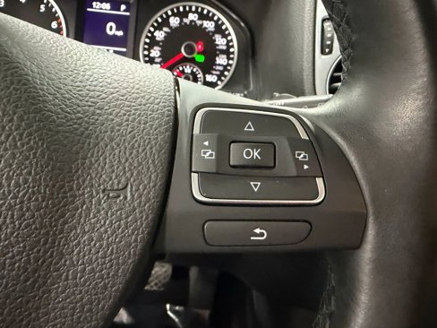 Used 2016 Volkswagen Tiguan S image 39