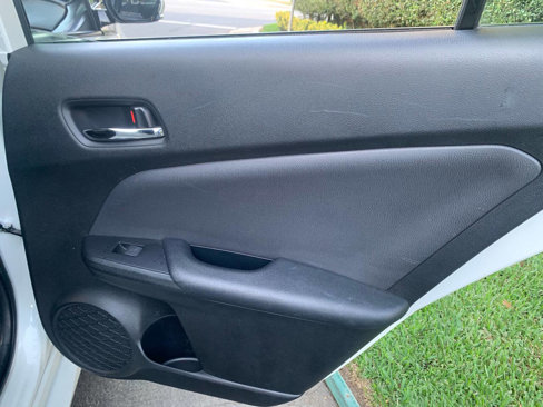 Used 2020 Toyota Prius LE image 21