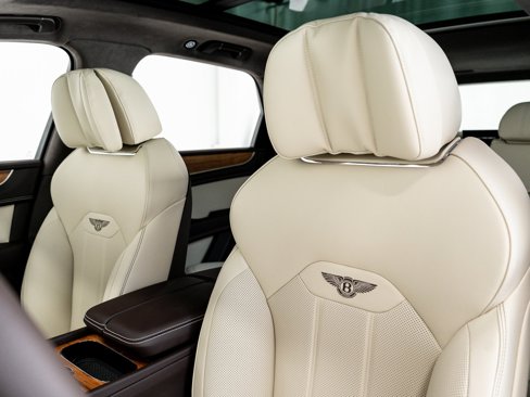 New 2025 Bentley Bentayga image 16