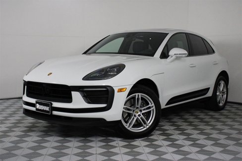 Certified 2025 Porsche Macan image 1