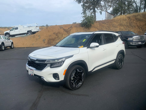 Used 2024 Kia Seltos SX w/ SX Sunroof Package image 1