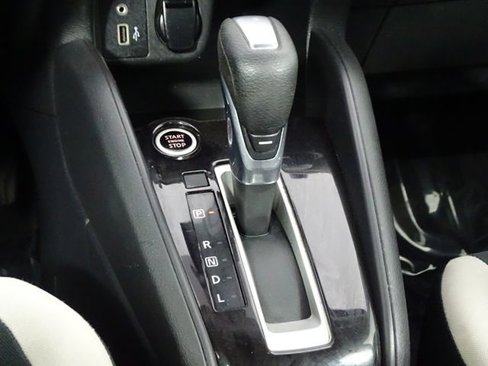 Used 2020 Nissan Versa SV image 26