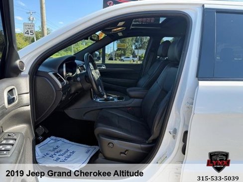 Used 2019 Jeep Grand Cherokee Altitude image 30