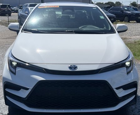 Used 2025 Toyota Corolla SE w/ SE Premium Package image 3