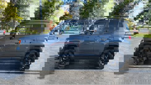 Used 2023 Jeep Renegade Altitude w/ Convenience Group I image 5